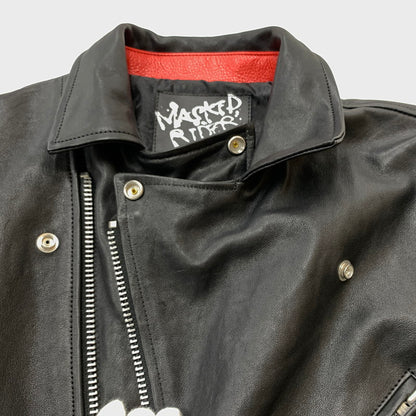 【中古品】【メンズ】 KADOYA カドヤ × KAMEN RIDER 仮面ライダー 別注 コラボ MASKED-R ONE JACKET マスクド アール ワン ジャケット ラムレザー 仮面ライダー1号 145-260316-ko-19-tei サイズ：M カラー：ブラック 万代Net店