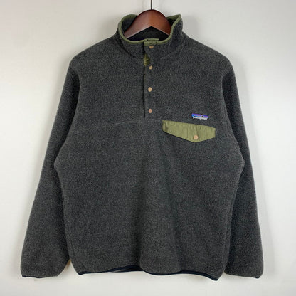 【中古品】【メンズ】 patagonia パタゴニア SYNCHILLA SNAP-T 25450 シンチラ スナップ T アウター フリースジャケット ハーフボタン プルオーバー 144-260316-ko-02-tei サイズ：S カラー：グレー 万代Net店