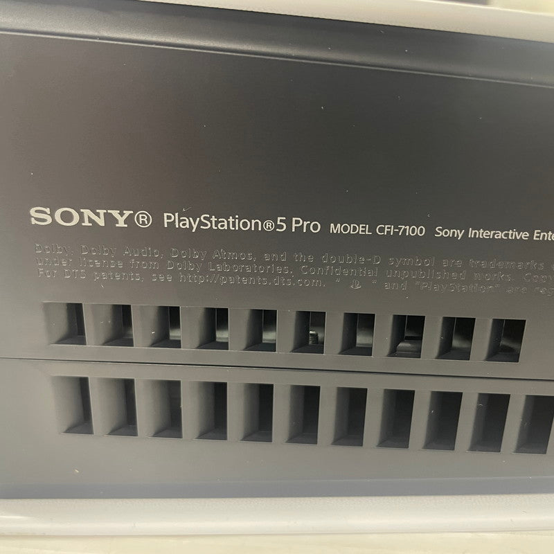 【中古品】 SONY ソニー PS5 Pro 本体 2TB CFI-7100B01 032-260513-ns-09-tei 万代Net店