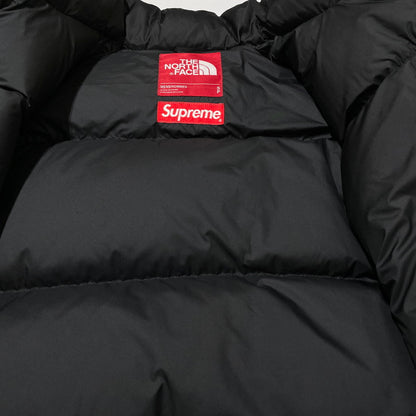 【中古品】【メンズ】 Supreme シュプリーム × THE NORTH FACE ザ・ノースフェイス 別注 コラボ 16AW LEAVES NUPTSE JACKET ND51602I リーブス ヌプシ ジャケット アウター ダウンジャケット 149-260404-yo-19-tei サイズ：S カラー：柄 万代Net店