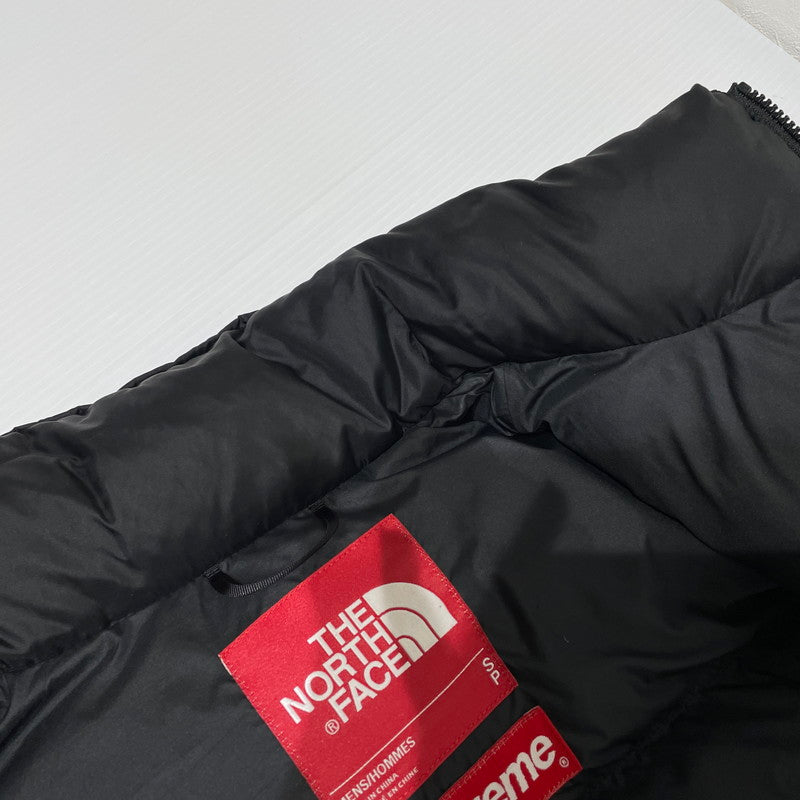 【中古品】【メンズ】 Supreme シュプリーム × THE NORTH FACE ザ・ノースフェイス 別注 コラボ 16AW LEAVES NUPTSE JACKET ND51602I リーブス ヌプシ ジャケット アウター ダウンジャケット 149-260404-yo-19-tei サイズ：S カラー：柄 万代Net店