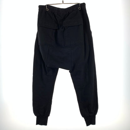 【中古品】【メンズ】 DRK SHDW ダークシャドウ PRISONNER DRAWSTRINGS PANTS DU19F6394-F プリズナー ドローストリング パンツ ボトムス スウェット サルエルパンツ 152-260323-ko-03-tei サイズ：L カラー：ブラック 万代Net店