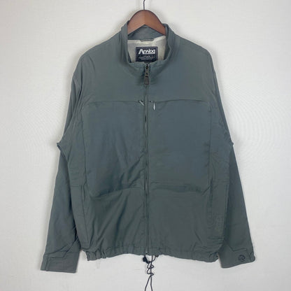 【現状渡し品】【メンズ】 ELECTRIC COTTAGE エレクトリックコテージ × BURTON ANALOG バートン アナログ 別注 コラボ 01's Q JACKET キュー ジャケット ライトアウター 140-260327-ks-12-tei サイズ：L/※袖ロゴ消えあり カラー：グレー 万代Net店