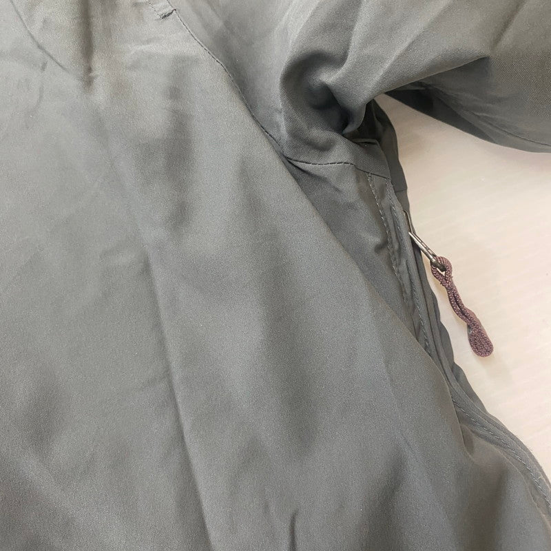【現状渡し品】【メンズ】 ELECTRIC COTTAGE エレクトリックコテージ × BURTON ANALOG バートン アナログ 別注 コラボ 01's Q JACKET キュー ジャケット ライトアウター 140-260327-ks-12-tei サイズ：L/※袖ロゴ消えあり カラー：グレー 万代Net店