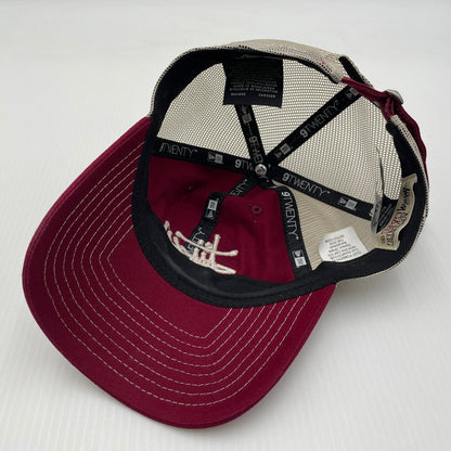 【中古品】【メンズ】 STUSSY ステューシー × NEW ERA ニューエラ 別注 コラボ 9TWENTY BASIC TRUCKER 1311126 ナイントゥエンティベーシック トラッカー キャップ 帽子 185-260704-yo-10-tei サイズ：57cm カラー：CARDINAL 万代Net店