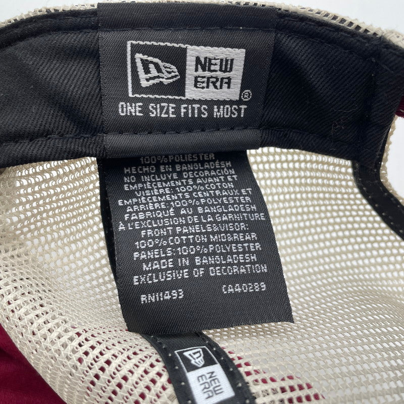 【中古品】【メンズ】 STUSSY ステューシー × NEW ERA ニューエラ 別注 コラボ 9TWENTY BASIC TRUCKER 1311126 ナイントゥエンティベーシック トラッカー キャップ 帽子 185-260704-yo-10-tei サイズ：57cm カラー：CARDINAL 万代Net店