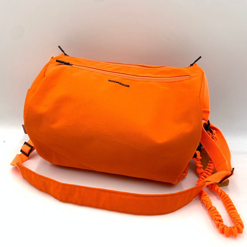 【中古品】【メンズ】 GOOPiMADE グーピーメイド COM INTEROP UTILITY BAG コム インターロップ ユーティリティ バッグ カバン ショルダーバッグ 188-260723-ko-02-tei カラー：オレンジ 万代Net店