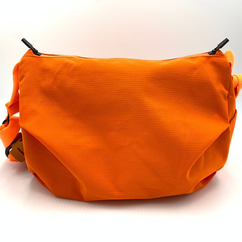 【中古品】【メンズ】 GOOPiMADE グーピーメイド COM INTEROP UTILITY BAG コム インターロップ ユーティリティ バッグ カバン ショルダーバッグ 188-260723-ko-02-tei カラー：オレンジ 万代Net店