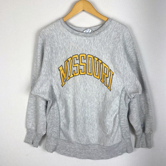 【現状渡し品】【メンズ】 Champion チャンピオン 80's REVERSE WEAVE ‘MISSOURI‘ SWEAT VINTAGE 80年代 リバースウィーブ ミズーリ スウェット 長袖 トップス トレーナー ヴィンテージ 145-260331-yo-09-tei サイズ：M カラー：グレー 万代Net店
