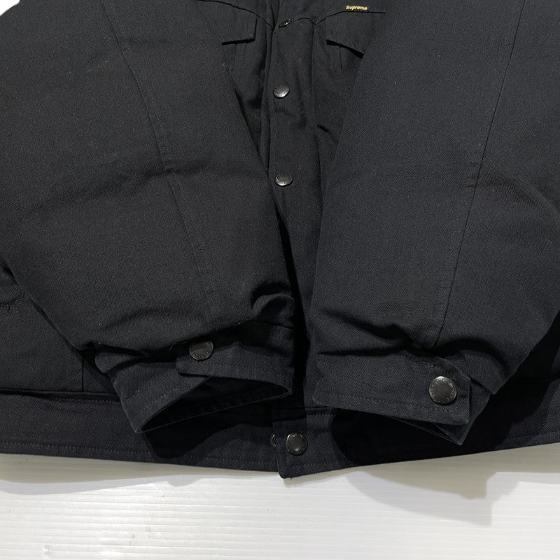 【中古品】【メンズ】 Supreme シュプリーム × SCHOTT ショット 別注 コラボ 22FW CANVAS DOWN TRUCKER JACKET キャンバス ダウン トラッカー ジャケット アウター 149-260404-yo-18-tei サイズ：L カラー：ブラック 万代Net店