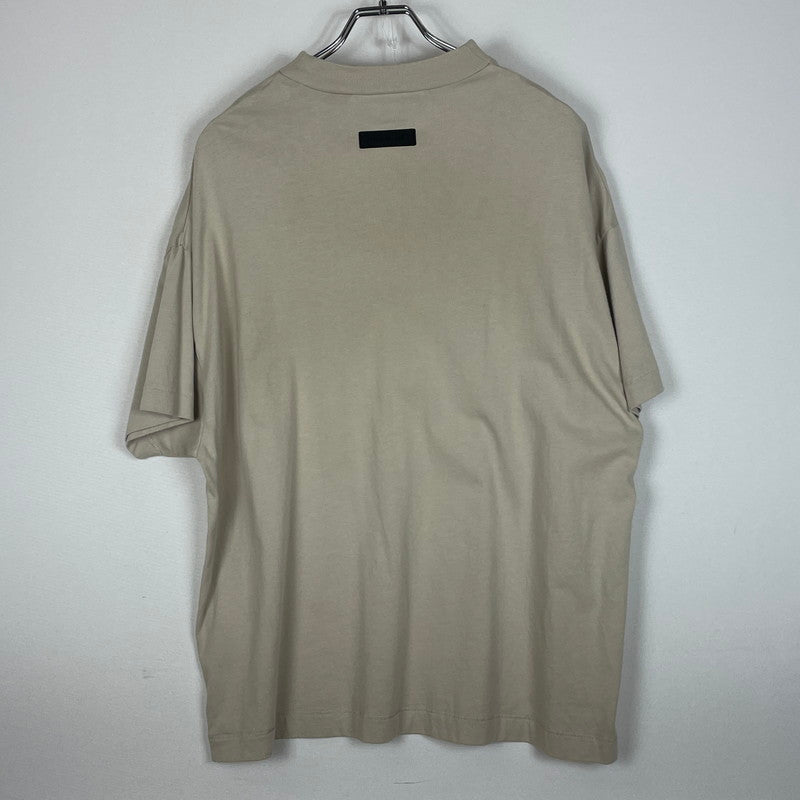 【中古品】【メンズ】 ESSENTIALS エッセンシャルズ LOGO S/S TEE ロゴ ショートスリーブ Ｔシャツ 半袖 トップス 142-260618-sa-19-tei サイズ：XXS カラー：ベージュ 万代Net店