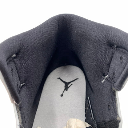 【中古品】【メンズ】 NIKE ナイキ AIR JORDAN 1 MID LIGHT SMOKE GREY WHITE BLACK 554724-092 エアジョーダン1 ミッド スニーカー 靴 シューズ 160-260711-ko-08-tei サイズ：29cm カラー：ホワイトグレー 万代Net店