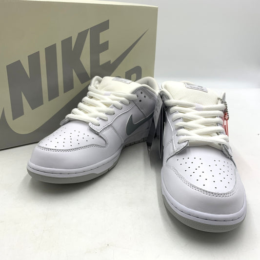 【中古品】【メンズ】 NIKE ナイキ × Supreme シュプリーム 別注 コラボ 25AW DUNK LOW WHITE METALLIC SILVER HQ8487-100 ダンク ロー スニーカー 靴 シューズ 160-260627-ko-01-tei サイズ：28.5cm カラー：ホワイト 万代Net店