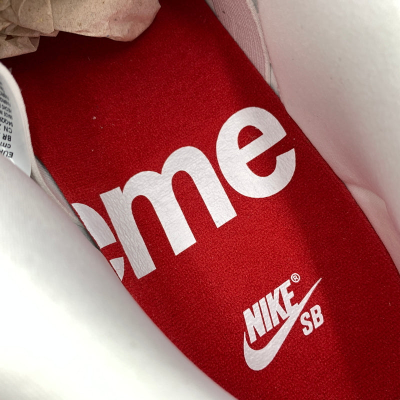 【中古品】【メンズ】 NIKE ナイキ × Supreme シュプリーム 別注 コラボ 25AW DUNK LOW WHITE METALLIC SILVER HQ8487-100 ダンク ロー スニーカー 靴 シューズ 160-260627-ko-01-tei サイズ：28.5cm カラー：ホワイト 万代Net店