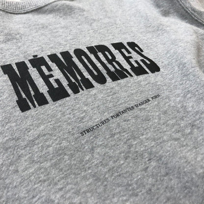 【中古品】【メンズ】 UNIFORM EXPERIMENT ユニフォーム エクスペリメント ASGER JORN MEMOIRES CREWNECK SWEAT UE-210091 メモワール クルーネック スウェット トップス トレーナー 142-260702-sa-17-tei サイズ：4 カラー：グレー 万代Net店