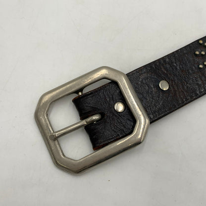 【現状渡し品】【メンズ】 HTC エイチ ティー シー FLOWER CARVING PEANUT BELT フラワーカービング ピーナッツベルト アクセサリー 205-260503-ko-14-tei サイズ：34 カラー：ブラック 万代Net店