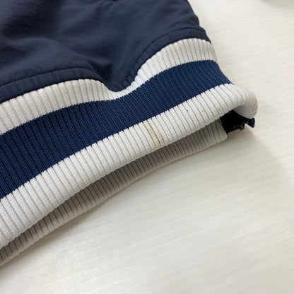 【中古品】【メンズ】 Carhartt WIP カーハートワークインプログレス DIVISION SCRIPT COACH PULLOVER I023625 ディビジョン スクリプト コーチプルオーバー アウター コーチジャケット 145-260419-ko-15-fuzh サイズ：M カラー：ネイビー 万代Net店