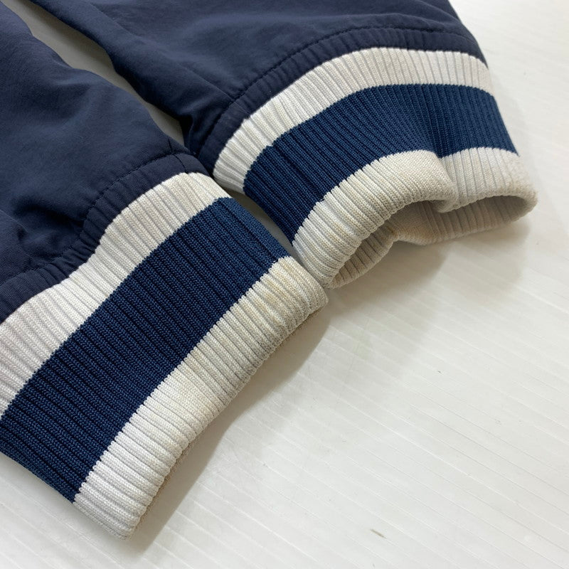 【中古品】【メンズ】 Carhartt WIP カーハートワークインプログレス DIVISION SCRIPT COACH PULLOVER I023625 ディビジョン スクリプト コーチプルオーバー アウター コーチジャケット 145-260419-ko-15-fuzh サイズ：M カラー：ネイビー 万代Net店