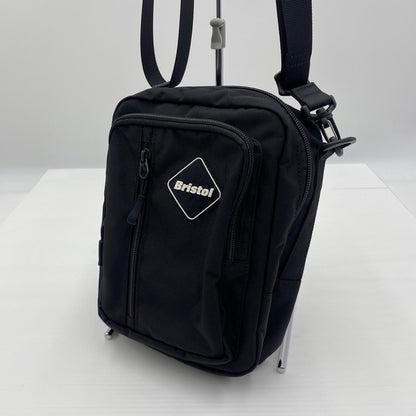 【中古品】【メンズ】 F.C.R.B. エフシーアールビー 24SS TOUR MINI SHOULDER BAG FCRB-232097 ツアー ミニ ショルダーバッグ カバン 188-260529-ks-08-tei カラー：ブラック 万代Net店