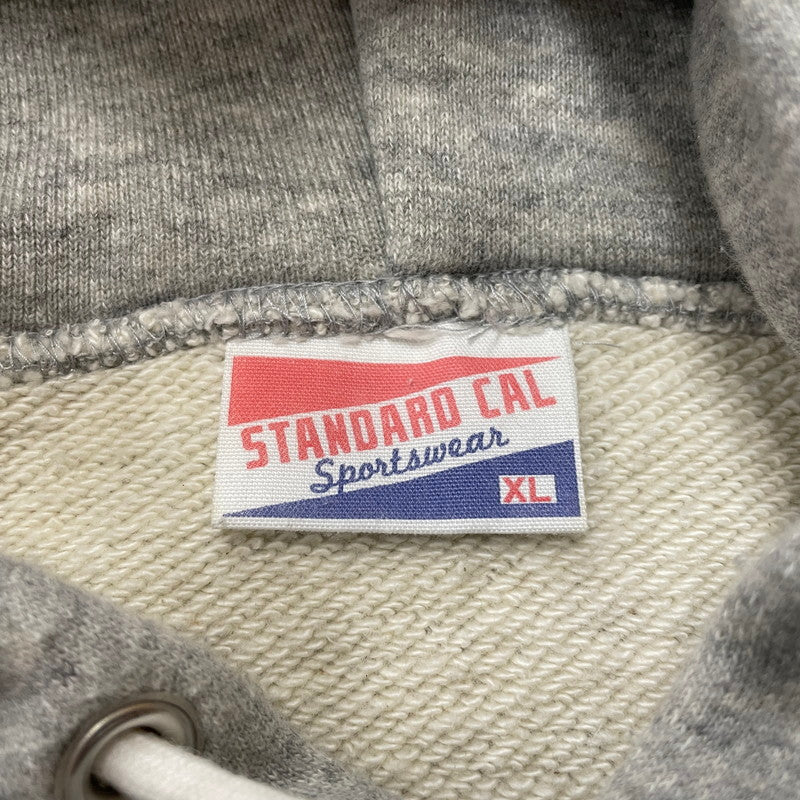 【中古品】【メンズ】 STANDARD CALIFORNIA スタンダードカリフォルニア LOGO HOODIE ロゴ フーディー トップス プルオーバーパーカー 145-260418-ko-09-tei サイズ：XL カラー：グレー 万代Net店