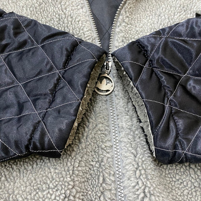 【現状渡し品】【メンズ】 adidas アディダス ARM QUILTED FLEECE JACKET AA-5147 アーム キルティング フリースジャケット アウター デサント社製 148-260415-ks-10-tei サイズ：L カラー：グレー 万代Net店