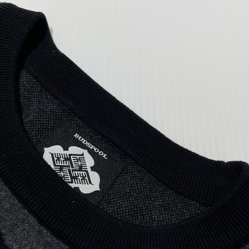 【中古品】【メンズ】 GAKKIN ガッキン × BUDSPOOL バッズプール 別注 コラボ JACQUARD SWEATER 花罰 ジャガードセーター 長袖 トップス ニット 147-260417-yo-08-tei サイズ：L カラー：ブラック/グレー 万代Net店
