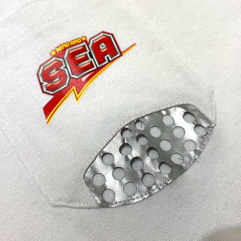 【中古品】【メンズ】 WINDANDSEA ウィンダンシー ×UFO ユー エフ オー 日清焼そば 別注 コラボ S/S POCKET TEE WDS-C-UFO-24-Q4-01 ショートスリーブ ポケット Tシャツ 半袖 トップス 142-260703-yo-12-tei サイズ：S カラー：ホワイト 万代Net店