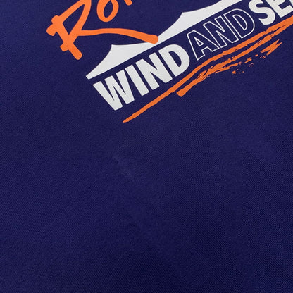 【中古品】【メンズ】 WINDANDSEA ウィンダンシー × ROKX ロックス 別注 コラボ FRONT LOGO TEE WDS-C-ROK-24-Q3-06 フロントロゴ Tシャツ 半袖 トップス 142-260703-yo-11-tei サイズ：M カラー：ネイビー 万代Net店