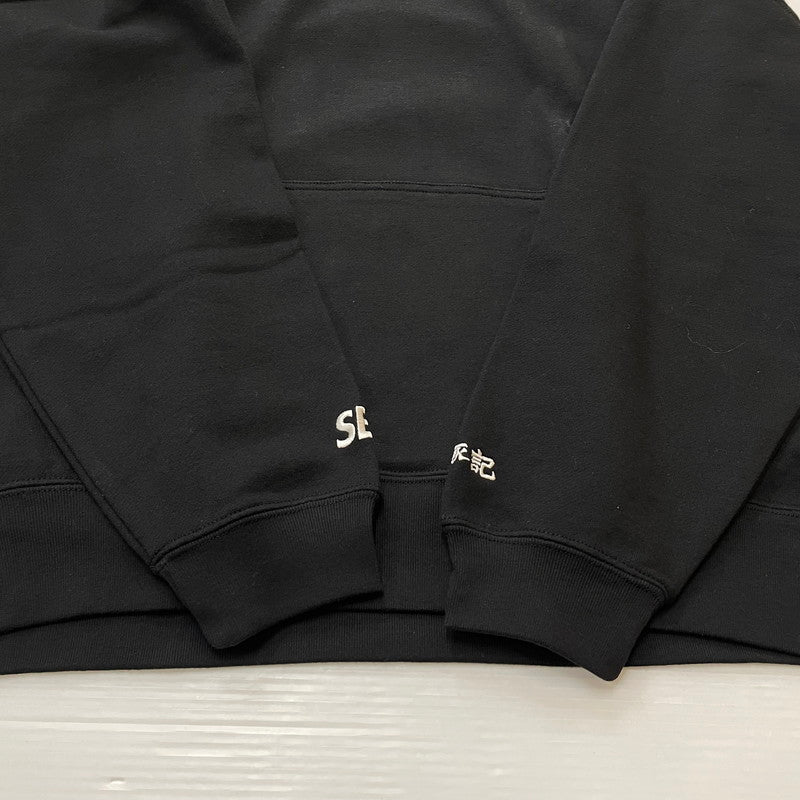 【中古品】【メンズ】 WINDANDSEA ウィンダンシー × 万豚記 別注 コラボ LOGO HOODIE WDS-C-WZJ-24-Q3-01 ロゴ フーディー トップス プルオーバーパーカー 142-260418-ko-06-fuzh サイズ：M カラー：ブラック 万代Net店