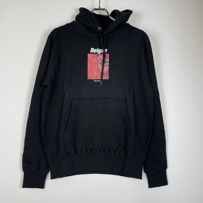 【中古品】【メンズ】 WIND AND SEA ウィンダンシー × 幽遊白書 別注 コラボ REIGAN HOODIE WDS-YYHS-01 レイガン フーディー トップス プルオーバーパーカー 142-260418-ko-07-tei サイズ：S カラー：ブラック 万代Net店