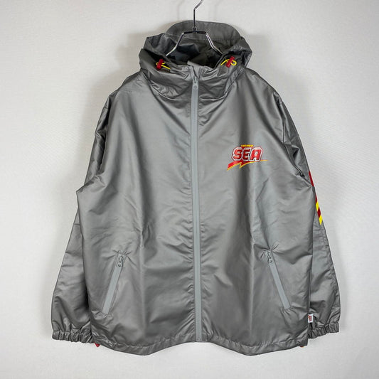 【中古美品】【メンズ】 WINDANDSEA ウィンダンシー × UFO ユー エフ オー 別注 コラボ WATER REPELLET JACKET WDS-C-UDO-24-Q4-05 ウォーターリペレント ジャケット ライトアウター 142-260418-ks-08-tei サイズ：M カラー：シルバー 万代Net店