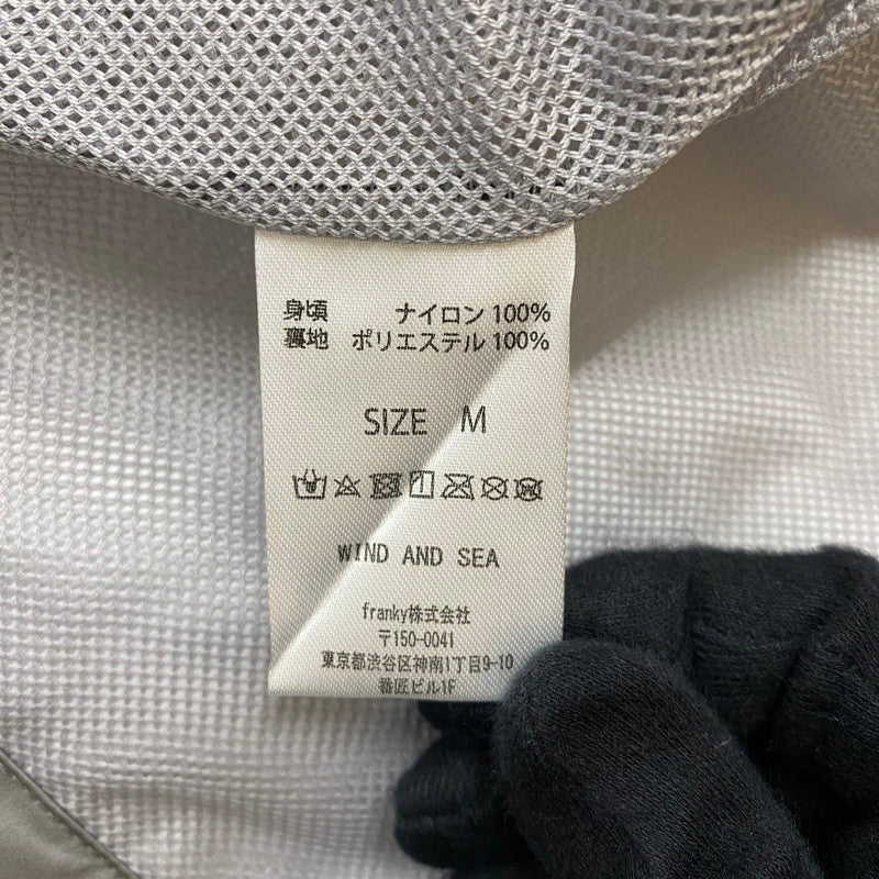 【中古美品】【メンズ】 WINDANDSEA ウィンダンシー × UFO ユー エフ オー 別注 コラボ WATER REPELLET JACKET WDS-C-UDO-24-Q4-05 ウォーターリペレント ジャケット ライトアウター 142-260418-ks-08-tei サイズ：M カラー：シルバー 万代Net店