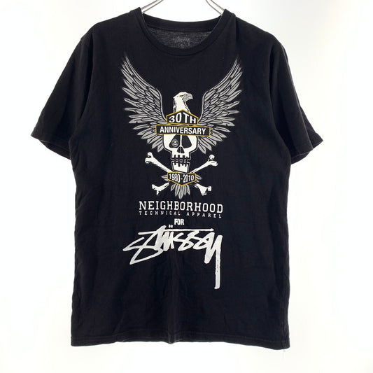 【中古品】【メンズ】 STUSSY ステューシー × NEIGHBORHOOD ネイバーフッド 別注 コラボ 30TH ANNIVERSARY TEE 30周年記念 Tシャツ 半袖 トップス 142-260615-yo-03-tei サイズ：S カラー：ブラック 万代Net店