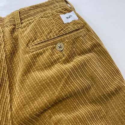 【中古品】【メンズ】 21AW TUCK 02 TROUSERS COTTON CORDUROY PANTS 212TQDT-PTM02 トラック2 トラウザー コットン コーデュロイ パンツ ボトムス 153-260422-ks-14-tei サイズ：1 カラー：ブラウン 万代Net店