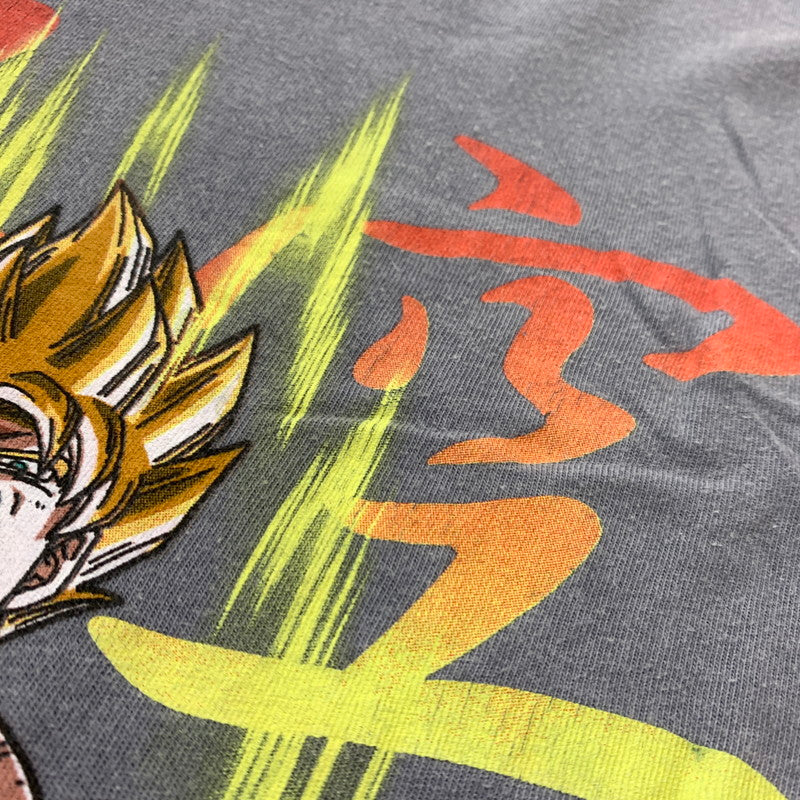 【現状渡し品】【メンズ】 DRAGON BALL Z ドラゴンボールゼット 00's SUPER SAIYAN SON GOKU S/S TEE スーパーサイヤ人 孫悟空 ショートスリーブ Tシャツ トップス 半袖 145-260423-ko-02-tei サイズ：M カラー：グレー 万代Net店