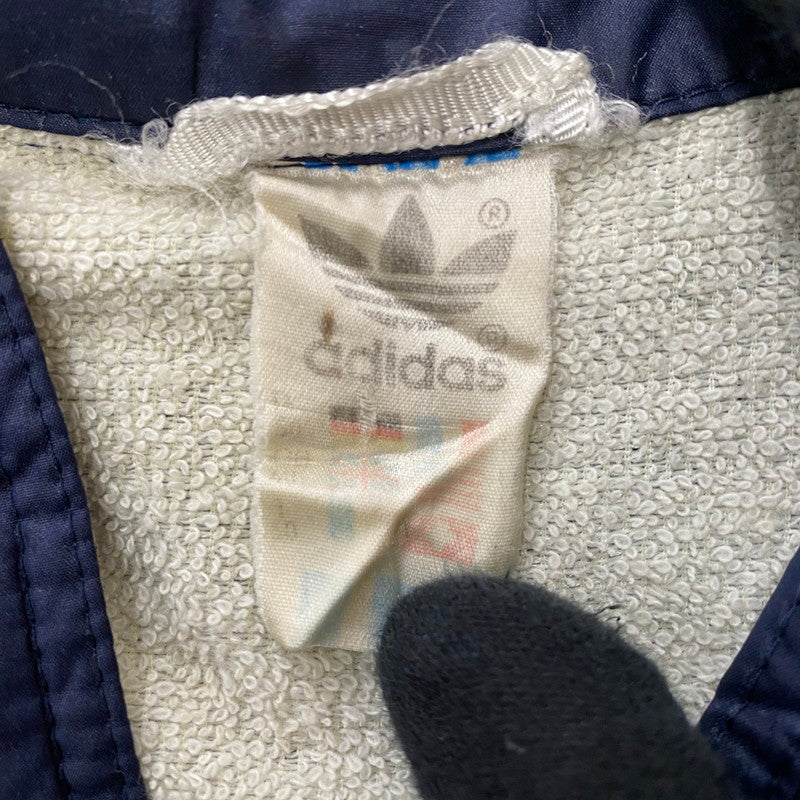 【現状渡し品】【メンズ】 ADIDAS アディダス 80's FULL ZIP LOGO JACKET VINTAGE 80年代 フルジップ ロゴ ジャケット ライトアウター ブルゾン OPTI ジップ 148-260424-ks-03-tei サイズ：サイズ表記なし カラー：ネイビー 万代Net店