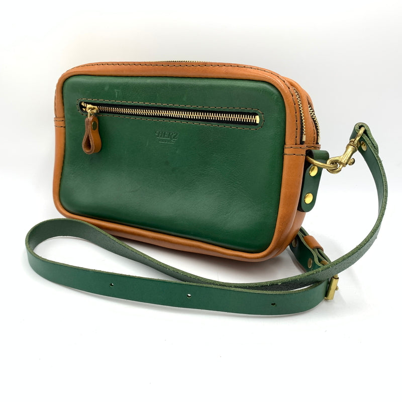 【中古品】【メンズ】 HERZ ヘルツ LEATHER SHOULDER BAG レザーショルダーバッグ カバン セカンドバッグ 188-260723-ko-05-tei カラー：グリーン系 万代Net店