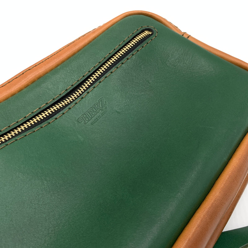 【中古品】【メンズ】 HERZ ヘルツ LEATHER SHOULDER BAG レザーショルダーバッグ カバン セカンドバッグ 188-260723-ko-05-tei カラー：グリーン系 万代Net店
