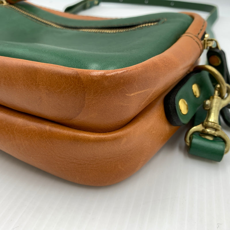 【中古品】【メンズ】 HERZ ヘルツ LEATHER SHOULDER BAG レザーショルダーバッグ カバン セカンドバッグ 188-260723-ko-05-tei カラー：グリーン系 万代Net店