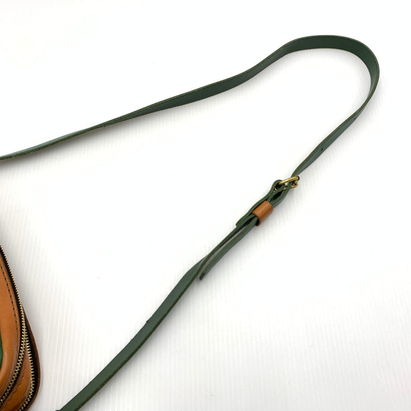 【中古品】【メンズ】 HERZ ヘルツ LEATHER SHOULDER BAG レザーショルダーバッグ カバン セカンドバッグ 188-260723-ko-05-tei カラー：グリーン系 万代Net店