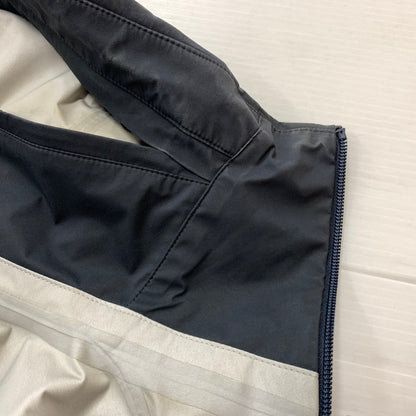 【現状渡し品】【メンズ】 DESCENTE デサント 24SS HARD SHELL JACKET DAMXGK30X ハードシェル ジャケット ライトアウター ナイロンジャケット 144-260429-ko-16-tei サイズ：L カラー：ブラック系/チャコール 万代Net店