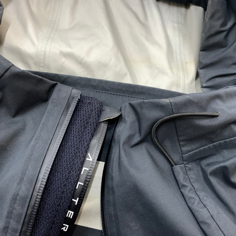【現状渡し品】【メンズ】 DESCENTE デサント 24SS HARD SHELL JACKET DAMXGK30X ハードシェル ジャケット ライトアウター ナイロンジャケット 144-260429-ko-16-tei サイズ：L カラー：ブラック系/チャコール 万代Net店