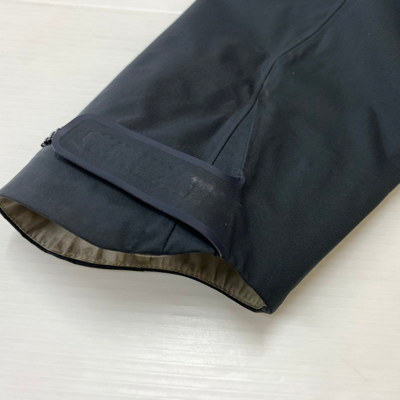 【現状渡し品】【メンズ】 DESCENTE デサント 24SS HARD SHELL JACKET DAMXGK30X ハードシェル ジャケット ライトアウター ナイロンジャケット 144-260429-ko-16-tei サイズ：L カラー：ブラック系/チャコール 万代Net店