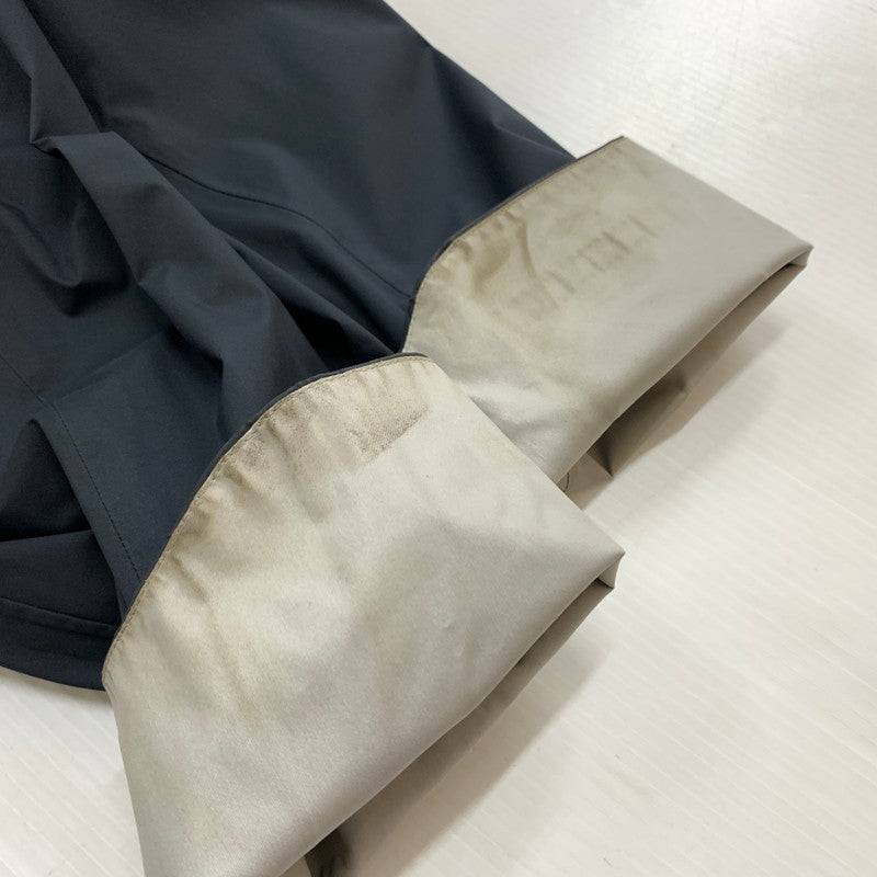【現状渡し品】【メンズ】 DESCENTE デサント 24SS HARD SHELL JACKET DAMXGK30X ハードシェル ジャケット ライトアウター ナイロンジャケット 144-260429-ko-16-tei サイズ：L カラー：ブラック系/チャコール 万代Net店