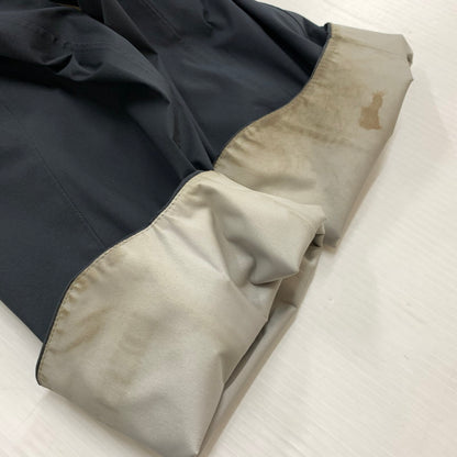 【現状渡し品】【メンズ】 DESCENTE デサント 24SS HARD SHELL JACKET DAMXGK30X ハードシェル ジャケット ライトアウター ナイロンジャケット 144-260429-ko-16-tei サイズ：L カラー：ブラック系/チャコール 万代Net店