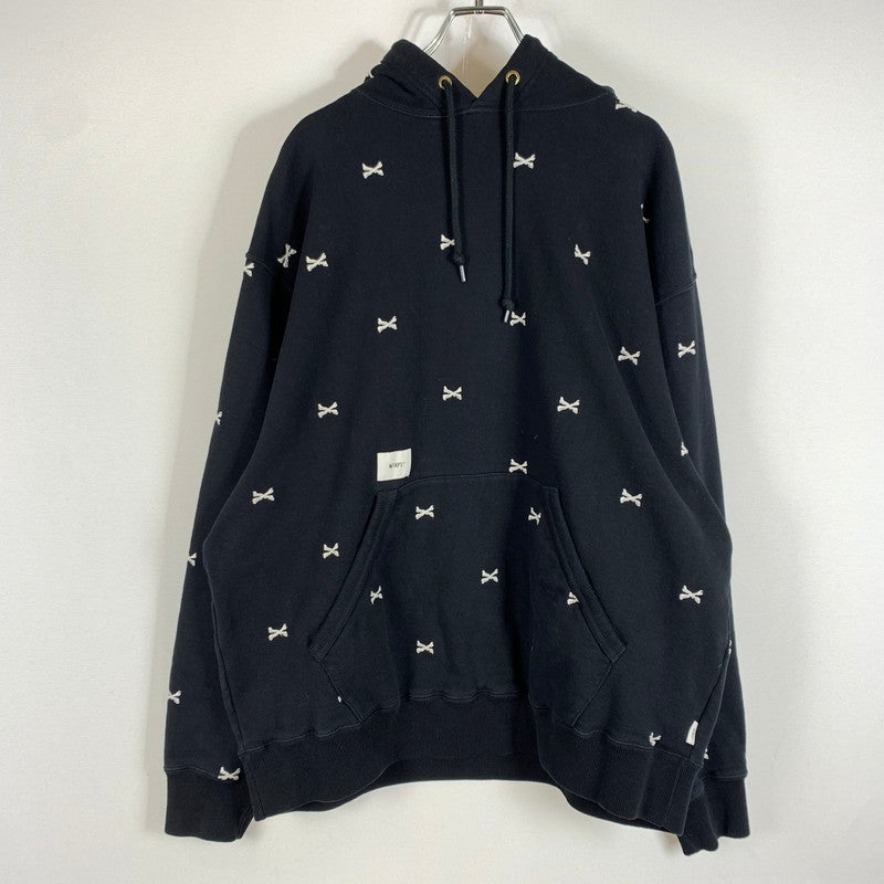 【中古品】【メンズ】 WTAPS ダブルタップス 22AW ACNE HOODY CTPLL TEXTILE 222ATDT-CSM26 クロスボーン フーディ トップス プルオーバーパーカー 142-260429-ko-09-fuzh サイズ：4 カラー：ブラック 万代Net店