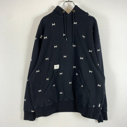【中古品】【メンズ】 WTAPS ダブルタップス 22AW ACNE HOODY CTPLL TEXTILE 222ATDT-CSM26 クロスボーン フーディ トップス プルオーバーパーカー 142-260429-ko-09-fuzh サイズ：4 カラー：ブラック 万代Net店