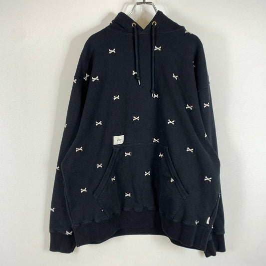 【中古品】【メンズ】 WTAPS ダブルタップス 22AW ACNE HOODY CTPLL TEXTILE 222ATDT-CSM26 クロスボーン フーディ トップス プルオーバーパーカー 142-260429-ko-09-fuzh サイズ：4 カラー：ブラック 万代Net店
