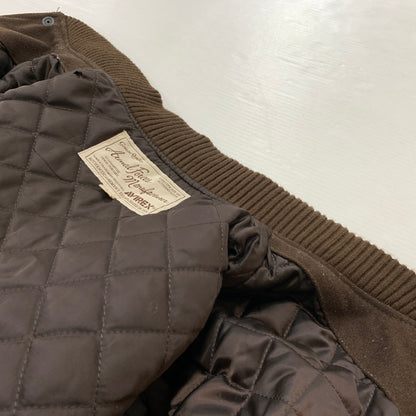 【中古品】【メンズ】 AVIREX アヴィレックス × SKOOKUM スクーカム 別注 コラボ VARSITY JACKET 6112166 バーシティ ジャケット アウター レザー スタジャン 142-260429-ko-06-tei サイズ：L カラー：ブラウン 万代Net店