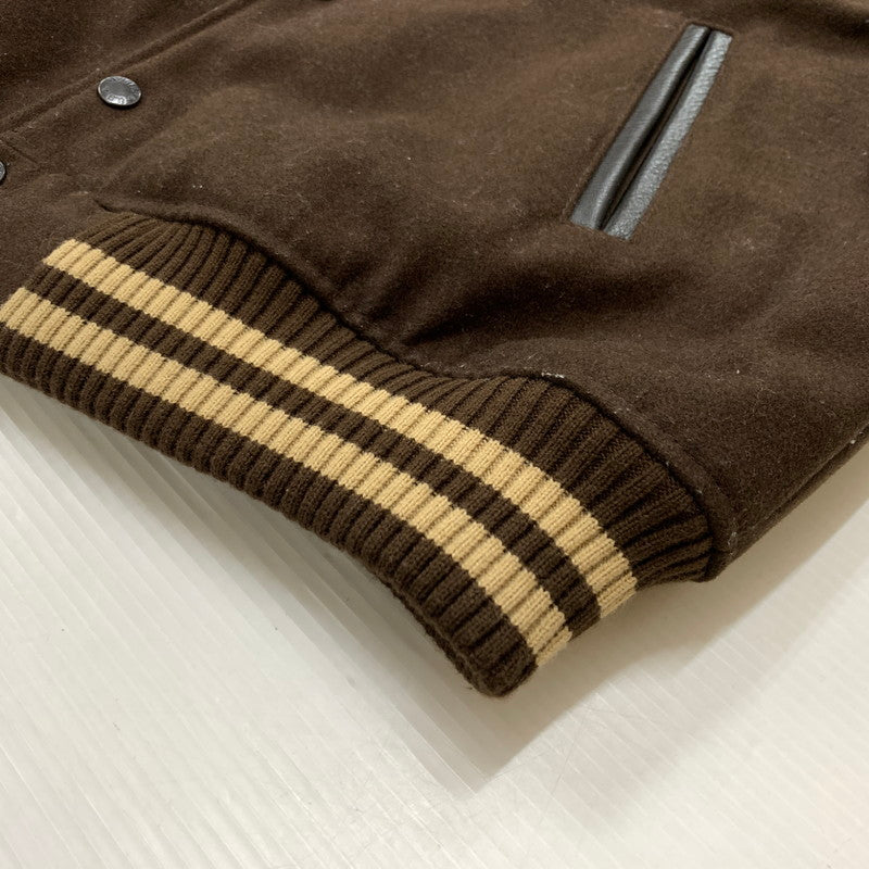【中古品】【メンズ】 AVIREX アヴィレックス × SKOOKUM スクーカム 別注 コラボ VARSITY JACKET 6112166 バーシティ ジャケット アウター レザー スタジャン 142-260429-ko-06-tei サイズ：L カラー：ブラウン 万代Net店